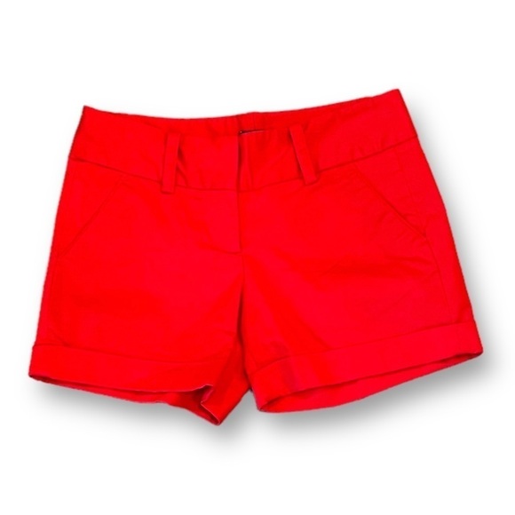Vince Camuto Size 0 Red Cuffed
5" Shorts NWOT - Picture 2 of 5